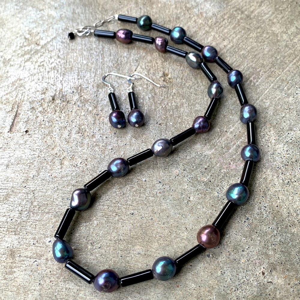 Freshwater pearls and natural black stone necklace w earrings. Set of 2. 20in SS
